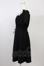 画像3: axes femme POETIQUE / レースアップデザインワンピース  黒Ｘ白 T-26-08-06-001-AX-OP-SA-ZT (3)