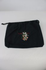 画像1: KANEKO ISAO / ブーケ刺繍巾着  ブラック T-26-08-06-017-EL-ZA-SA-ZT (1)
