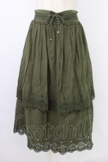 画像1: axes femme / 裾刺繍ティアードスカート  カーキ T-26-08-12-030-AX-SK-SA-ZT (1)