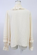 画像2: axes femme kawaii / クラシックローズ刺繍ブラウス  ベージュ T-26-08-14-034-AX-BL-SA-ZT (2)