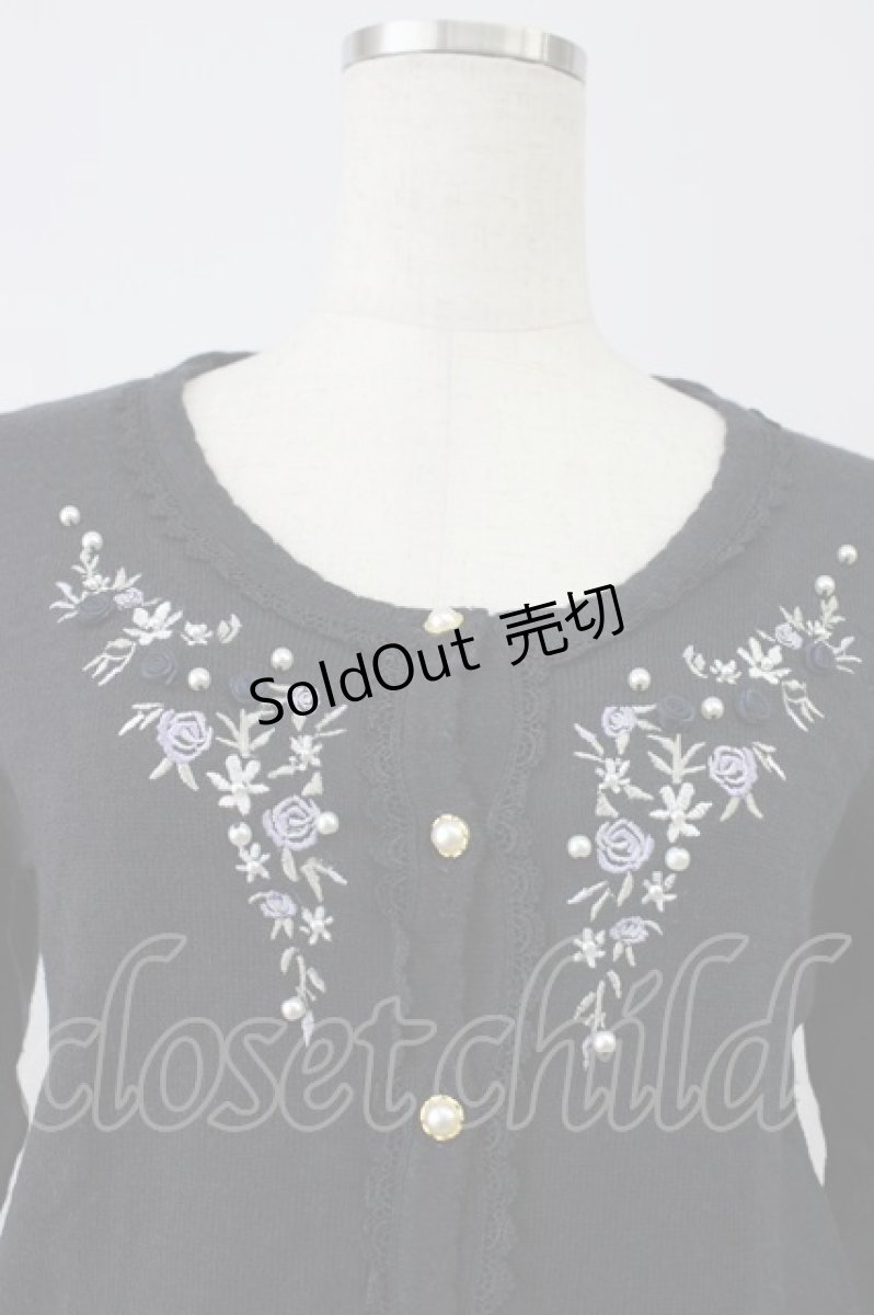 画像4: axes femme / 花刺繍×パールカーディガン M 黒 T-26-08-14-004-AX-TO-TE-ZT (4)