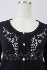 画像4: axes femme / 花刺繍×パールカーディガン M 黒 T-26-08-14-004-AX-TO-TE-ZT (4)