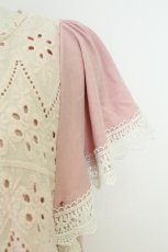 画像3: axes femme / レース重ね半袖カットソー  ピンクＸ白 T-26-08-19-005-AX-TO-SA-ZT (3)