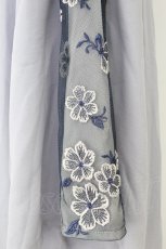 画像3: axes femme / チュール×花刺繍ワンピース  サックス T-26-08-29-021-AX-OP-HR-ZT (3)