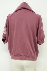 画像2: axes femme / 袖花刺繍半袖ショートパーカー  濃ピンク T-26-08-31-018-AX-TO-SA-ZT (2)