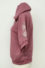 画像3: axes femme / 袖花刺繍半袖ショートパーカー  濃ピンク T-26-08-31-018-AX-TO-SA-ZT (3)