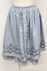 画像1: axes femme / メルヘンカラー刺繍入りスカート  サックス T-26-09-08-025-AX-SK-SA-ZT (1)