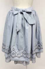 画像2: axes femme / メルヘンカラー刺繍入りスカート  サックス T-26-09-08-025-AX-SK-SA-ZT (2)