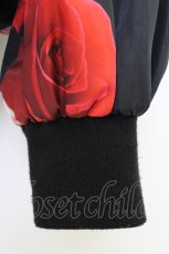 画像3: CIVARIZE / Roseプリントドロップショルダーブルゾン 44 ブラックｘレッド T-26-09-13-005-PU-JA-YM-ZT (3)