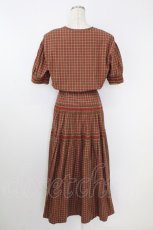 画像2: KANEKO ISAO / チェック&刺繍半袖ワンピース  赤チェック T-26-10-11-023-EL-OP-SA-ZT (2)