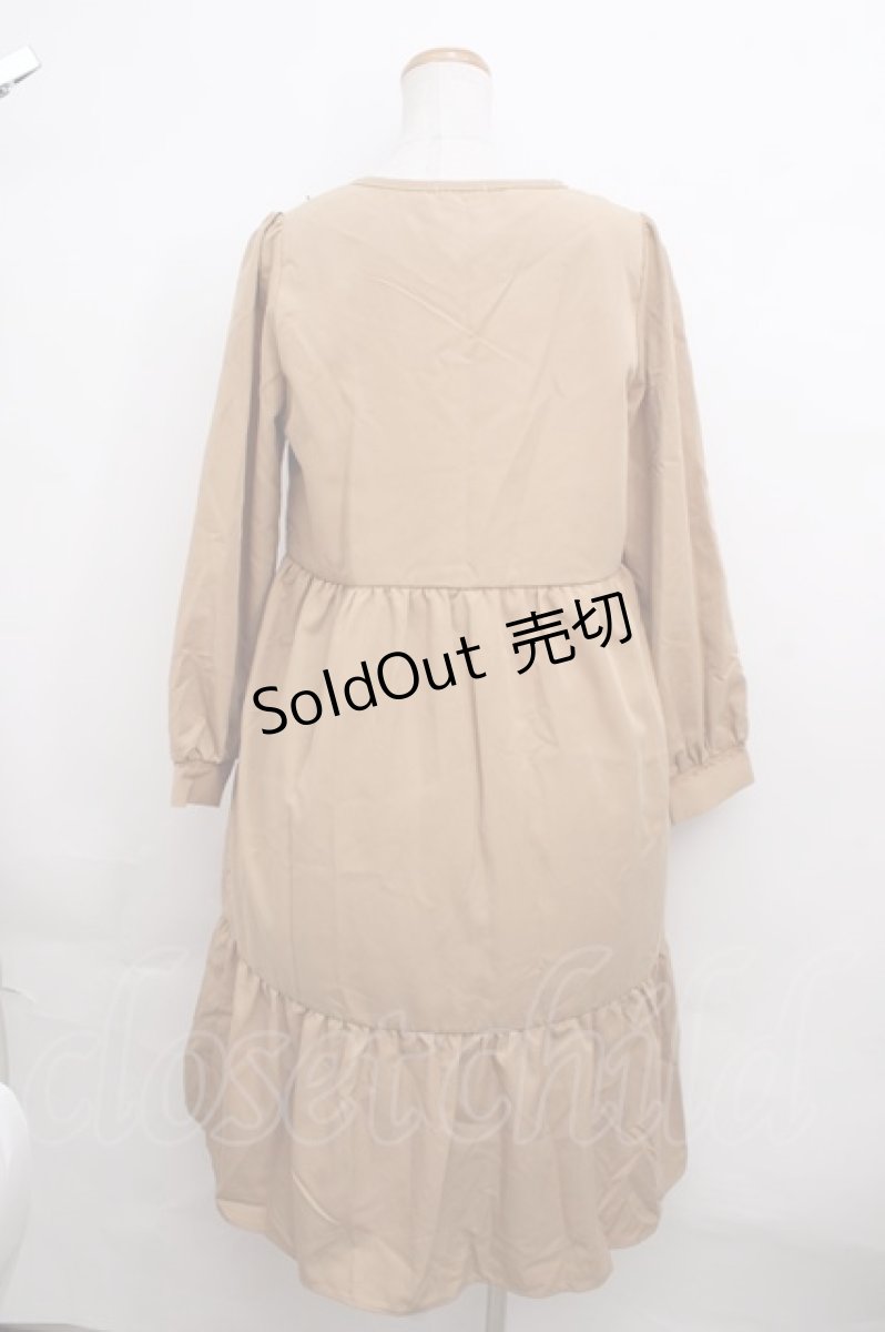 画像2: 【SALE】axes femme / キルティングブロッキングワンピース F キャメル Y-23-12-08-112-AX-OP-SZ-ZT207 (2)