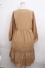 画像2: 【SALE】axes femme / キルティングブロッキングワンピース F キャメル Y-23-12-08-112-AX-OP-SZ-ZT207 (2)