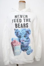 画像1: 【SALE】MILKBOY / NEVER FEED BEAR HOODY M ホワイト×ブルー Y-24-02-04-143-MB-TO-SZ-ZT253 (1)
