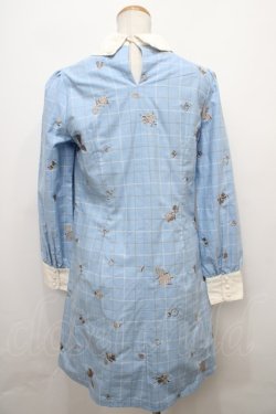 画像2: axes femme POETIQUE / アリス刺繍チェック長袖ワンピース  サックス Y-24-02-22-118-AX-OP-AS-ZT053