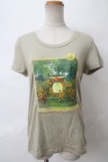 Jane Marple Dans Le Saｌon / ジャムプリントTシャツ  カーキ Y-24-04-07-091-JM-TO-AS-ZI