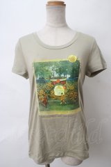 Jane Marple Dans Le Saｌon / ジャムプリントTシャツ  カーキ Y-24-04-07-091-JM-TO-AS-ZI