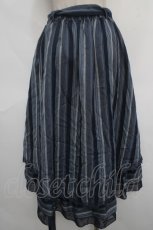 画像2: 【SALE】axes femme / マルチストライプイレヘムスカート M 紺 Y-24-05-13-152-AX-SK-SZ-ZT392 (2)