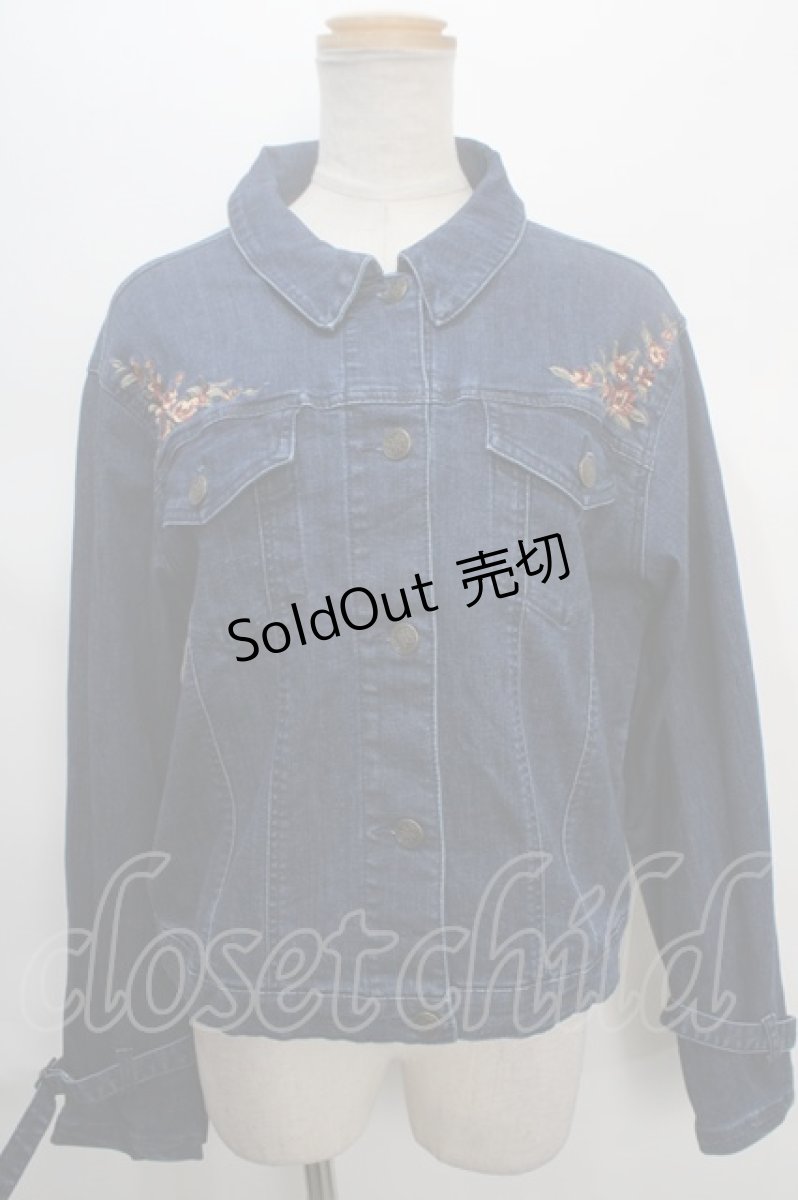 画像1: 【SALE】axes femme / 花刺繍ストレッチデニムジャケット M インディゴ Y-24-05-20-102-AX-JA-SZ-ZT134 (1)