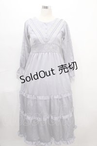 axes femme / ラインレース使ティアードワンピース F サックス Y-24-08-04-162-AX-OP-SZ-ZT211
