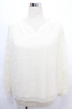 画像1: axes femme / パール金具付袖レースプルオーバー M キナリ Y-24-08-13-090-AX-TO-SZ-ZT368