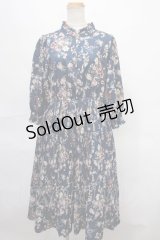 axes femme / シャビーシックフラワー柄ワンピース  紺 Y-24-09-02-072-AX-OP-AS-ZI