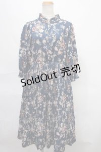 axes femme / シャビーシックフラワー柄ワンピース  紺 Y-24-09-02-072-AX-OP-AS-ZI