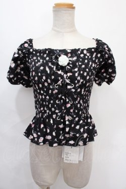画像1: MARBLE / ブローチ付きシャーリングブラウス M-L 黒地白花柄 Y-24-09-05-064-GO-BL-SZ-ZT341
