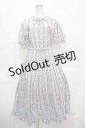 pa・se・ri / ブーケ刺繍チェック柄ロングワンピース  サックス Y-24-09-12-108-LO-OP-SZ-ZY