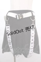 REFLEM / Dカンロゴテープサスペンダー付きプリーツスカート M ブラック Y-24-12-12-141-PU-SK-SZ-ZS