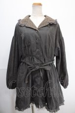 画像1: 【SALE】merry jenny / レースカラー2wayトレンチワンピース F チャコールグレー Y-25-01-10-150-LO-OP-SZ-ZT324 (1)