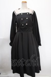 m petit by misako / サンリオキャラクターズコラボ クロミセーラーワンピース M 中黒 Y-25-01-14-060-LO-OP-SZ-ZT440