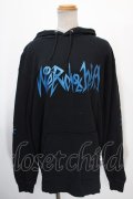 NieR Clothing / プリントプルパーカー  黒×青 Y-25-01-16-058-PU-TO-SZ-ZT254