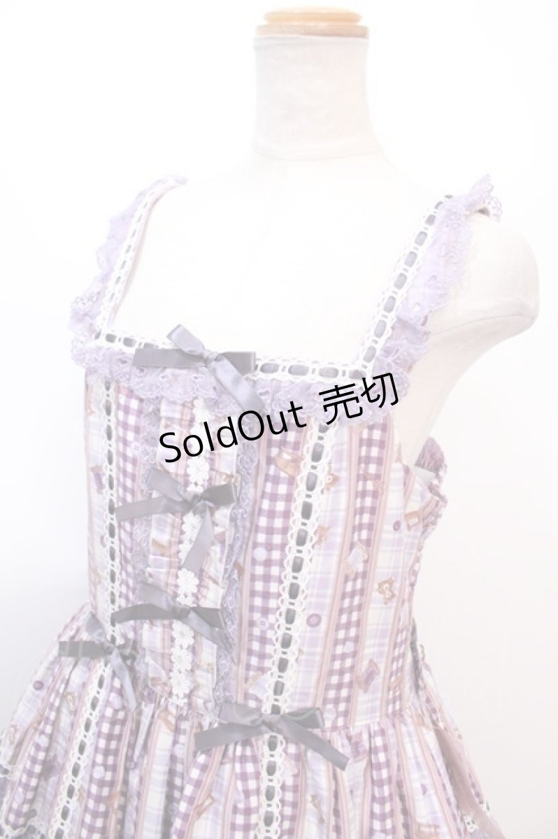 画像3: metamorphose / 【プラスサイズ】Happy Sewing Timeフリルジャンパースカート 2 ラベンダー Y-25-01-22-161-ME-OP-SZ-ZY (3)
