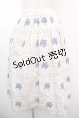 an another angelus / タイル総刺繍ギャザースカート F オフホワイト Y-25-01-23-054-CA-SK-SZ-ZY