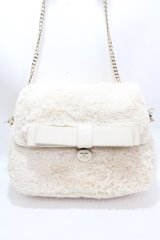 Maison de FLEUR / ダブルリボンファーフラップバッグ F アイボリー Y-25-01-30-043-LO-BG-SZ-ZT286
