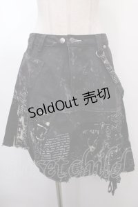 h.ANARCHY / ハーネス付き英字プリントデニムスカート  黒 Y-25-01-30-150-HN-SK-SZ-ZS