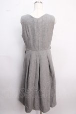 画像2: 【SALE】an another angelus / ヘリンボーンVネックタックジャンパースカート  グレー Y-25-02-18-094-CA-OP-AS-ZT104 (2)