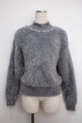 axes femme / パール付きフェザーニット  グレー Y-25-02-27-083-AX-TO-SZ-ZT108