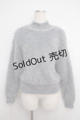 axes femme / パール付きフェザーニット  グレー Y-25-02-27-083-AX-TO-SZ-ZT108