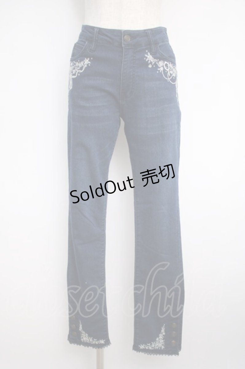 画像1: 【SALE】axes femme / 香水×バラ刺繍デニムパギンス M インディゴ Y-25-02-27-167-AX-PA-SZ-ZT220 (1)