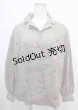 jouetie / 花刺繍千鳥柄シャツ  ブラウン Y-25-03-04-095-EL-BL-SZ-ZY