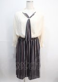 axes femme / レジメン切替ドッキングワンピース  キナリ×紺 Y-25-03-04-103-AX-OP-SZ-ZI