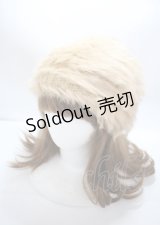 axes femme / カメオ付ファー帽子  ベージュ Y-25-03-04-018-AX-AC-SZ-ZT421