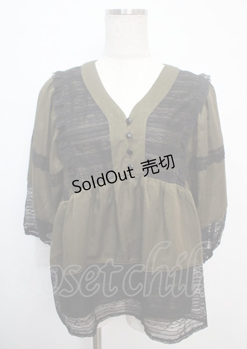 画像1: 【SALE】axes femme / Aラインレースブラウス F カーキ Y-25-03-07-007-AX-BL-SZ-ZT152 (1)