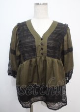 画像1: 【SALE】axes femme / Aラインレースブラウス F カーキ Y-25-03-07-007-AX-BL-SZ-ZT152 (1)