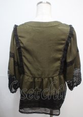 画像2: 【SALE】axes femme / Aラインレースブラウス F カーキ Y-25-03-07-007-AX-BL-SZ-ZT152 (2)