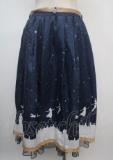 画像2: 【SALE】axes femme / ピーター・パン/プリントスカート  紺 Y-25-03-07-188-AX-SK-SZ-ZT340 (2)