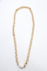 axes femme / チェーン使い淡水パールネックレス  ゴールド Y-25-03-10-029-AX-AC-SZ-ZY