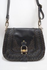 OZZ ANGELO / 刺繍入ステッチショルダーバッグ  黒 Y-25-03-10-041-OO-BG-SZ-ZY