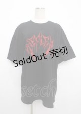REFLEM / ラインストーンロゴ半袖Tシャツ F ブラック×レッド Y-25-03-11-016-PU-TO-SZ-ZY